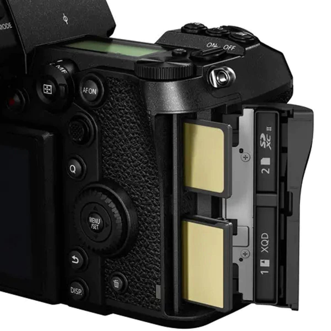 Panasonic LUMIX DC-S1 Mirrorless Camera (Body Only)