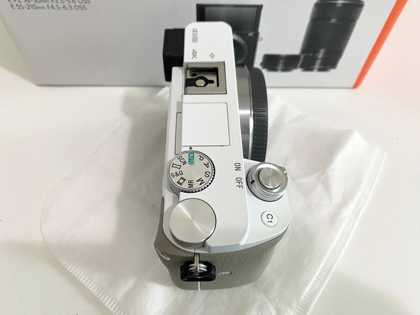 Sony a6100 Mirrorless Camera Body (White)(Pre-Owned/二手)(Like New/幾乎全新)